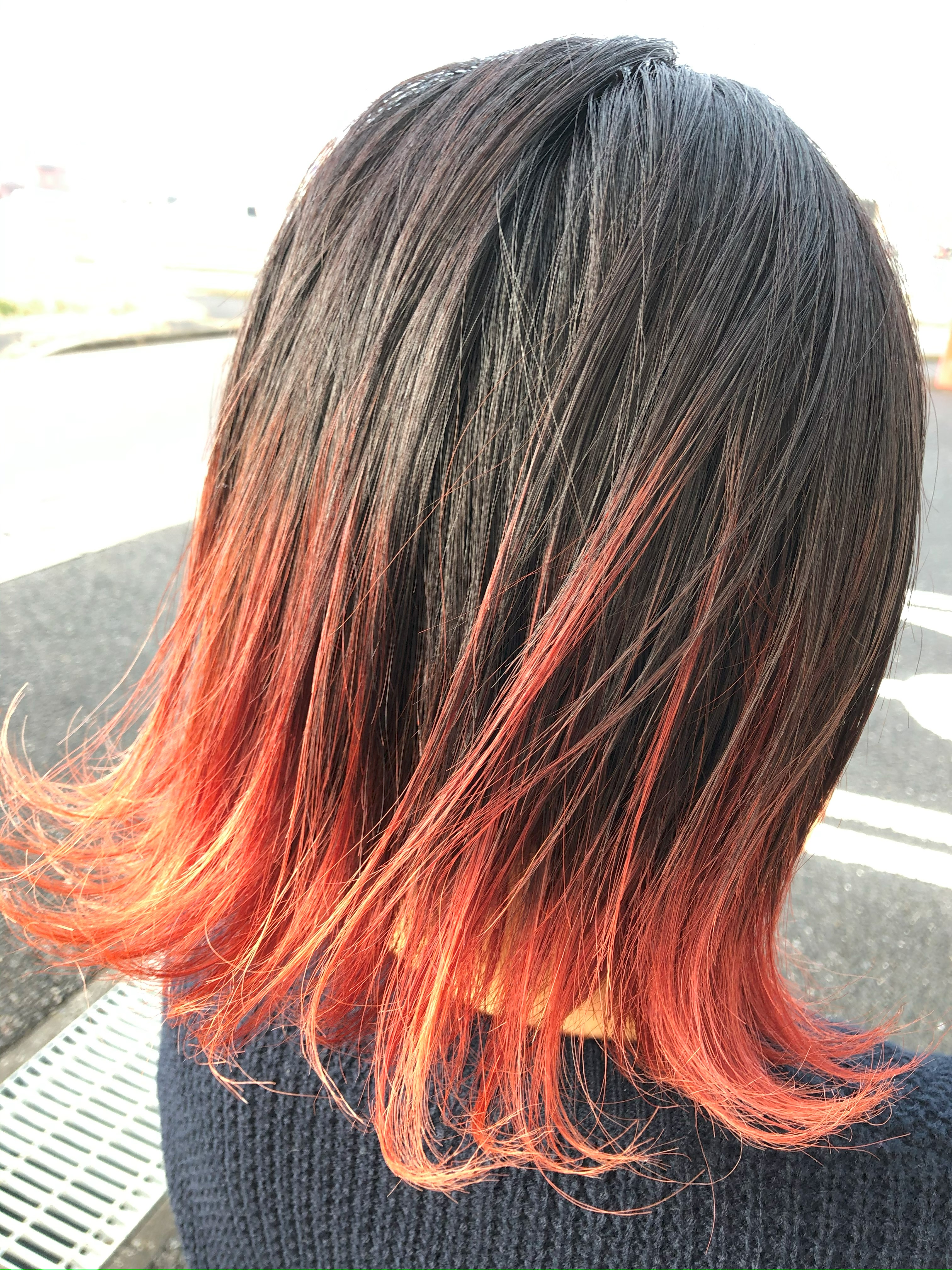 4. 輝きと深みをもたらすヘアカラーリング